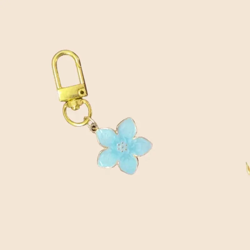 Weißer Birnenblüten-Schlüsselanhänger